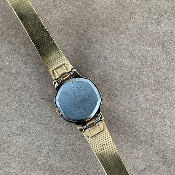 Vintage Seiko Watch with a Hexagon Shaped Bezel Silver sunburst Dial main image 6